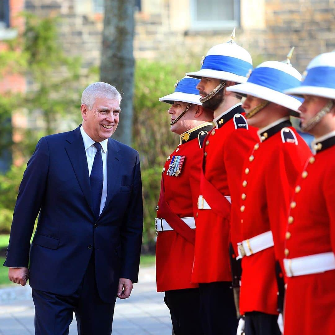 ロイヤル・ファミリーさんのインスタグラム写真 - (ロイヤル・ファミリーInstagram)「The Duke of York is carrying out a visit to Canada 🇨🇦 to attend a number of engagements in Halifax and Toronto, and will host the first ever Pitch@Palace Canada, an initiative set up by The Duke to support tech entrepreneurs worldwide.  Yesterday, @hrhthedukeofyork arrived in Halifax to commemorate the 150th Anniversary of The Princess Louise Fusiliers, an infantry regiment of the Canadian Forces.  The Duke has been Colonel in Chief of The Princess Louise Fusiliers since 2003. On arrival HRH received a Guard of Honour, before inspecting the Guard and taking the Salute.  Follow HRH’s visit on @hrhthedukeofyork.」5月24日 22時28分 - theroyalfamily