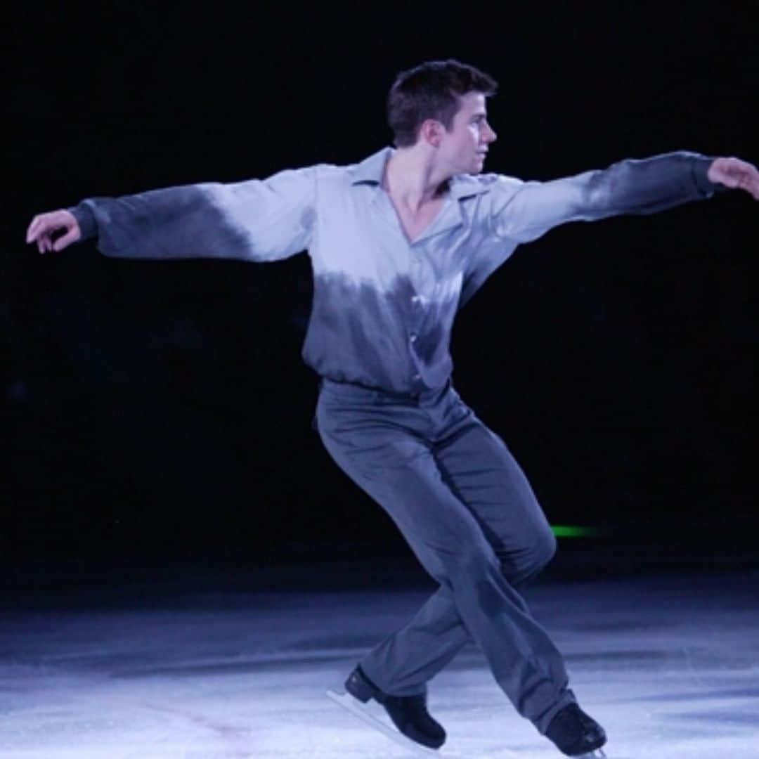 ジェフリー・バトルのインスタグラム：「Show #1 finished in Makuhari and it was overwhelming to perform my all-time favourite piece again.  So many emotions.  Thank you to all the wonderful fans in the audience tonight.  #faoi2019  Thank you @itsmedwlsn for this amazing program.」