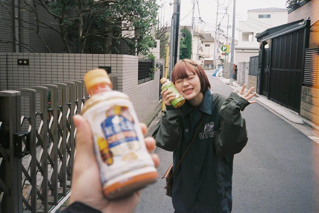 ただのよしのさんのインスタグラム写真 - (ただのよしのInstagram)「ちな冬終わってるよーって言ってあげて﻿ ﻿ ﻿ 写真溜めすぎてていつもいつ撮ったかわからないのあげてる﻿ ﻿ ﻿ ﻿ #フィルム #film #彼写 #彼女 #カメラ #写ルンです #冬 #被写体 #portrait #これあげたことあったっけInstagramで」5月24日 22時32分 - yoshino_5_1