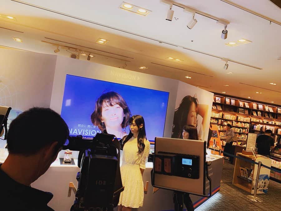 上原ありさのインスタグラム：「今日は資生堂さんのNAVISION『HAフィルパッチ』という商品の紹介の撮影をしてきました🙆‍♀️💓 資生堂さん商品は普段からお世話になっているので…めっちゃ光栄です〜😭💓 . 女子力あがった〜〜🥺💓 プレゼントもいただいて、早速今日から始めよう😊❣️ . ちちんぷいぷいで流れます🙌✨ . #資生堂#NAVISION#LUCUA#LUCUA1100#mbs#ちちんぷいぷい#女子力アップ」