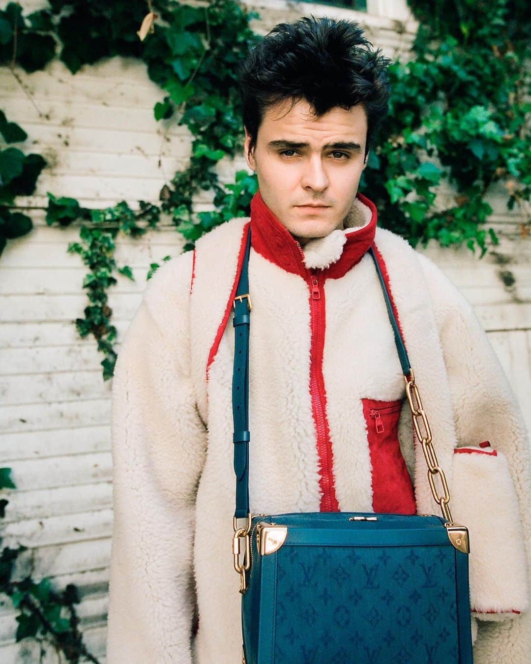 ルイ・ヴィトンさんのインスタグラム写真 - (ルイ・ヴィトンInstagram)「Geared up. #DukeNicholson wears #LVPreColl by @VirgilAbloh. Find the latest #LouisVuitton Men’s Collection in stores and online via link in bio.  Some pieces in the collection feature excerpts from Martin Luther King Jr.’s famous “I Have a Dream” speech. Dr. Martin Luther King, Jr. still serves an inspiration for the people of the planet. As Virgil Abloh settles into his role as artistic director at the House of Louis Vuitton, he desires to pay homage to one of his heroes, in this collection.」5月24日 23時08分 - louisvuitton