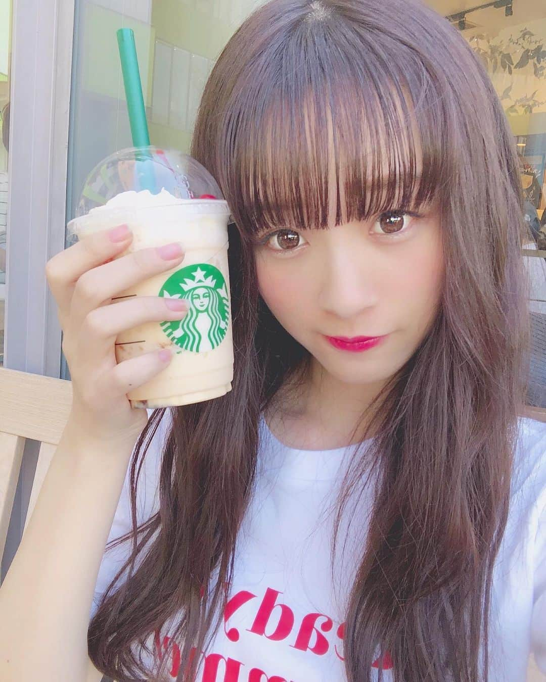 音嶋莉沙さんのインスタグラム写真 - (音嶋莉沙Instagram)「🍮🍒 さくらんぼちゃんが可愛い💕﻿﻿ ﻿﻿ Tシャツもさくらんぼカラーに見える🍒﻿﻿ Tシャツは、﻿ @gu_for_all_  だよ♡﻿ ﻿ ﻿ ﻿ ﻿ ﻿﻿ #スタバ #スタバ新作 #プリンアラモードフラペチーノ﻿ #gu  #tシャツ ﻿」5月24日 23時12分 - otoshima_risa