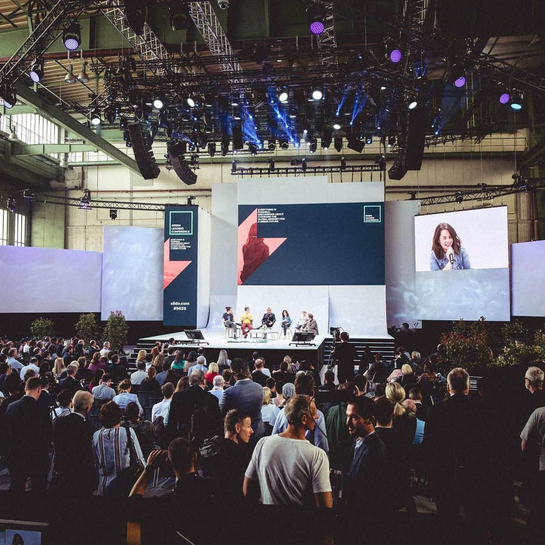 ニコ・ロズベルグさんのインスタグラム写真 - (ニコ・ロズベルグInstagram)「inspiring to discuss with @fridaysforfuture.de and @johanernst on stage today @greentech_festival」5月24日 23時33分 - nicorosberg