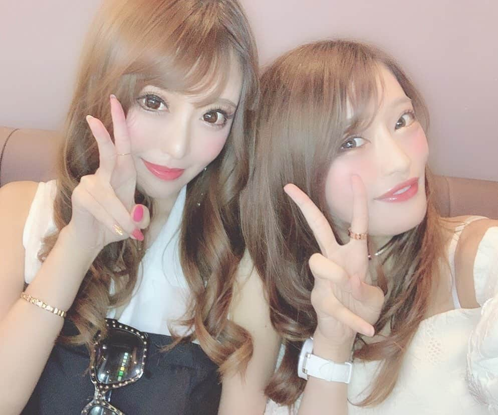 立華えれなさんのインスタグラム写真 - (立華えれなInstagram)「. 可愛すぎる🐒💓 推しと遊べました😍✨💓💓 . 歩いてるだけで似てるって 知らない人や知り合いに言われたり😂 似てるのかな？✨実感ない😂💓 tiktokからのファンなのだ🐒🌹 . 今度はどこに行こう💭 早くまた遊べますように😍❤️❤️ . #推し #アイドル #セクシー女優 #sexy #タレント #可愛い #好き❤️ #芸能 #推しが友達💓 #やっと会えた #デート」5月24日 23時44分 - erenadayo