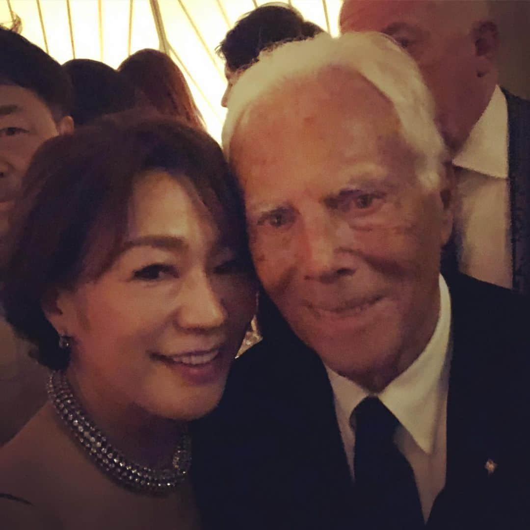 田中杏子さんのインスタグラム写真 - (田中杏子Instagram)「Mr.Giorgio Armani 💕, A big legend of fashion society.  Thank you for being in Tokyo, and showing  gorgeous and beautiful collection 🙏😭🙏😭🙏😭‼️#  #giorgioarmani  #numerotokyo #akotanaka」5月24日 23時49分 - akoakotanaka