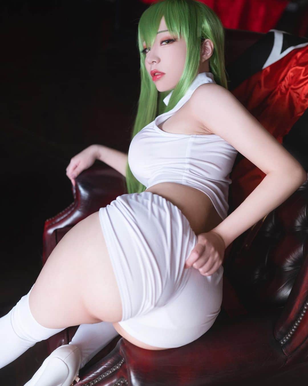 千尋のインスタグラム：「反逆的魯魯修 C.C Gode Geass  Patreon May tier3😋  是CC 有沒有很懷念呢？ 好奇大家喜歡魯魯修的哪些角色！ 千尋最喜歡尤菲😭😭😭 雖然最後很令人難過 CC是五月份的Tier3喔/// Here’s C.C ! Do you miss her? Wondering everyone like which character in Lelouch of the Rebellion . CHIHIRO’s favorite is Yufi!!! Though the end is a little sorrow.  #CC  #tights #asiangirls #photooftheday #cosplay #legs #千尋大人 #chihirosama  #可愛 #動漫 #cosplaygirl #godegeass #codegeasslelouchoftherebellion」