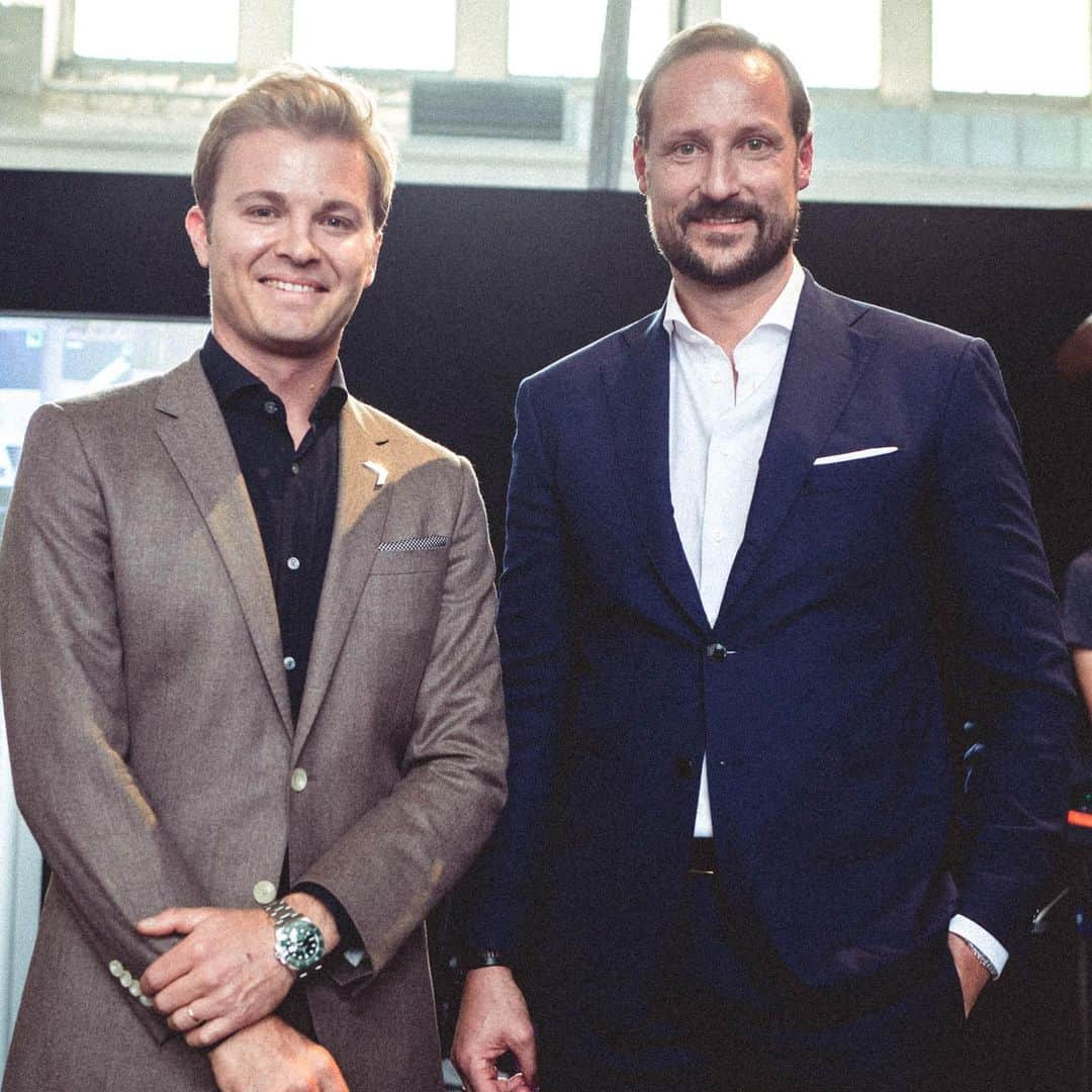 ニコ・ロズベルグさんのインスタグラム写真 - (ニコ・ロズベルグInstagram)「Wow, couldn’t be a better ending of our GREEN LEADERS conference with an inspiring speech of H.R.H. Prince Haakon. Thank you!! 🙏🏻」5月25日 0時03分 - nicorosberg