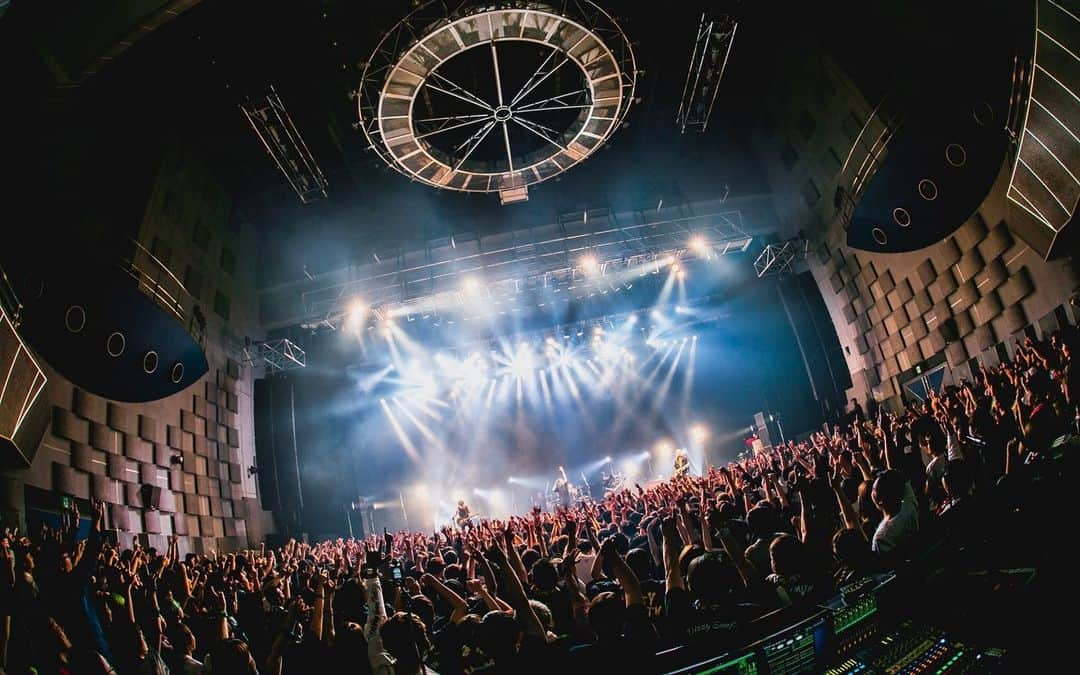 coldrainさんのインスタグラム写真 - (coldrainInstagram)「HEY-SMITH“Life In The Sun TOUR FINAL SERIES” 大阪🔥 #coldrain Photos by @yamada_mphoto」5月24日 23時55分 - coldrain_official