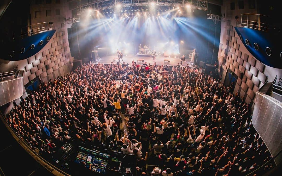 coldrainさんのインスタグラム写真 - (coldrainInstagram)「HEY-SMITH“Life In The Sun TOUR FINAL SERIES” 大阪🔥 #coldrain Photos by @yamada_mphoto」5月24日 23時55分 - coldrain_official