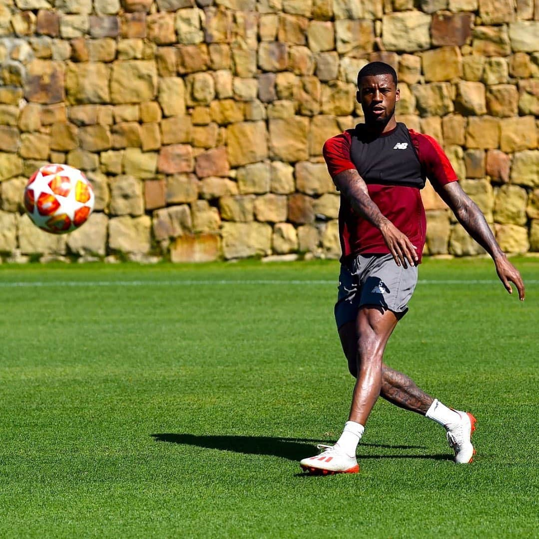 ジョルジニオ・ワイナルドゥムさんのインスタグラム写真 - (ジョルジニオ・ワイナルドゥムInstagram)「Focus 💯 ⚽️👀 #UCL」5月25日 0時03分 - gwijnaldum