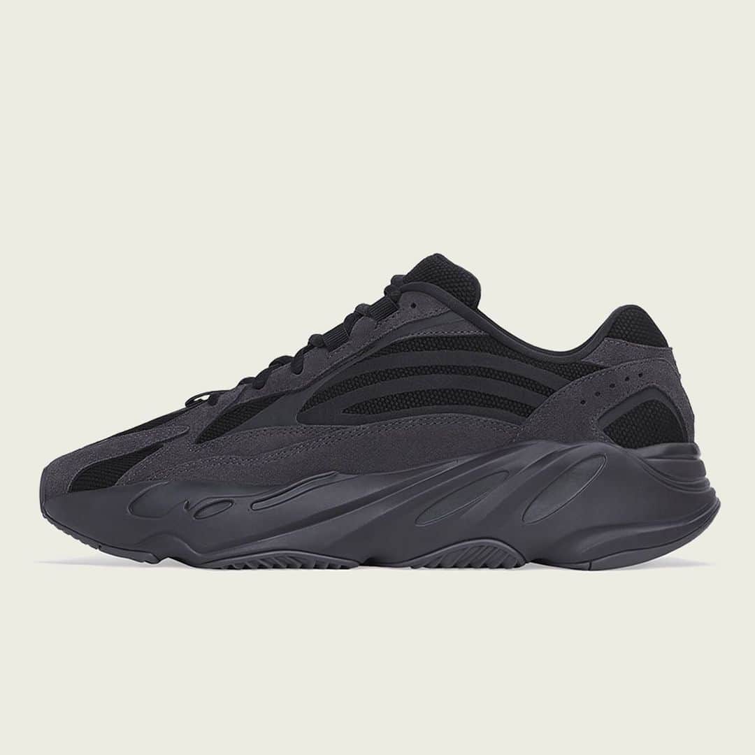 Sneaker Newsさんのインスタグラム写真 - (Sneaker NewsInstagram)「The adidas Yeezy Boost 700 v2 “Vanta” will go on pre-sale on May 31st at select retailers and online on June 6th. Adult, kids, and infant sizes will be available. For full release details, tap the link in our bio.」5月25日 0時33分 - sneakernews