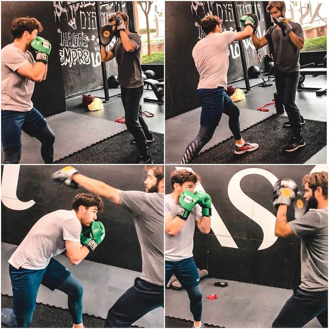 イバイ・ゴメスのインスタグラム：「First round! 🥊」