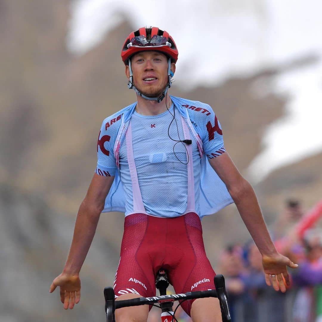 Zipp Speed Weaponryさんのインスタグラム写真 - (Zipp Speed WeaponryInstagram)「First day in the high mountains at the #giroditalia brings a huge victory for @zakarin444 of @katushacycling. He’s now third in GC as well. Congrats! 📷 @gettyimages」5月25日 0時49分 - zippspeed