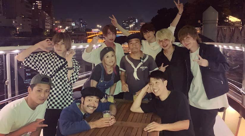 ブレイク☆スルー“５Dさんのインスタグラム写真 - (ブレイク☆スルー“５DInstagram)「DJ HIYOCO × BREAK THROUGH NIGHT CRUISE EVENT in 大阪 道頓堀 急遽の開催にも関わらずお越し下さいました皆様ありがとうございました。最高のロケーションでのイベントとなりました。 そして本日 SOUL'd OUT Shinnosukeさんにご提供頂いた曲BREAK  THROUGH「Sexy Lady」も初解禁となりました！ 撮影して頂いた写真や動画はSNSで #bkt を付けてどしどし投稿お願い致します。 #BREAKTHROUGH #ブレイクスルー #鯨井俊介 #鐘井佑斗 #吉田涼也 #伊藤純平 #新澤典将 #DJHIYOCO #コラボ #cruise #event #大阪 #道頓堀 #えびす橋 #新曲 #sexylady #初解禁 #souldout #Shinnosuke さん #ご提供 #ライブ披露もお楽しみに #bkt #グリコ」5月25日 0時52分 - break_through1223