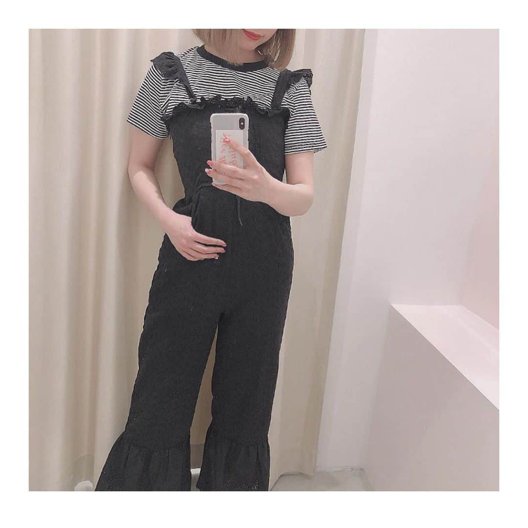 one after another NICECLAUPさんのインスタグラム写真 - (one after another NICECLAUPInstagram)「ㅤㅤㅤㅤㅤㅤㅤㅤㅤㅤㅤㅤㅤ  ㅤㅤㅤㅤㅤㅤㅤㅤㅤㅤㅤㅤㅤ 【 white&black Dress collection 】 ㅤㅤㅤㅤㅤㅤㅤㅤㅤㅤㅤㅤㅤ  店頭でも品薄状態の レースロンパースが WEB  STOREに再入荷🌻 ㅤㅤㅤㅤㅤㅤㅤㅤㅤㅤㅤㅤㅤ ¥7,900+tax ㅤㅤㅤㅤㅤㅤㅤㅤㅤㅤㅤㅤㅤ  photo by @nonon0302  ㅤㅤㅤㅤㅤㅤㅤㅤㅤㅤㅤㅤㅤ﻿﻿﻿﻿﻿﻿﻿﻿﻿ ﻿﻿﻿﻿﻿﻿﻿﻿﻿﻿﻿﻿﻿﻿ ㅤㅤㅤㅤㅤㅤㅤㅤㅤㅤㅤㅤㅤ﻿﻿﻿﻿﻿﻿﻿﻿﻿﻿﻿ プロフィール欄のURLから❤︎﻿﻿﻿﻿﻿﻿﻿﻿﻿﻿﻿﻿﻿﻿﻿﻿﻿﻿﻿ @niceclaup_official_﻿﻿﻿﻿﻿﻿﻿﻿﻿﻿﻿﻿﻿ ㅤㅤㅤㅤㅤㅤㅤㅤㅤㅤㅤㅤㅤ﻿﻿﻿﻿﻿﻿﻿﻿﻿﻿﻿﻿﻿ ﻿﻿ㅤㅤㅤㅤㅤㅤㅤㅤㅤㅤㅤㅤㅤ﻿﻿﻿﻿﻿﻿﻿﻿﻿﻿﻿ ﻿﻿﻿﻿﻿﻿﻿﻿﻿﻿﻿ #niceclaup #niceclaup_ootd #niceclaup_2019ss #ootd #2019ss #fashion #ロンパース #レース #フリル #ナイスクラップのシミラールック #ナイスクラップの身長別コーデ  ㅤㅤㅤㅤㅤㅤㅤㅤㅤㅤㅤㅤㅤ」5月25日 0時56分 - niceclaup_official_