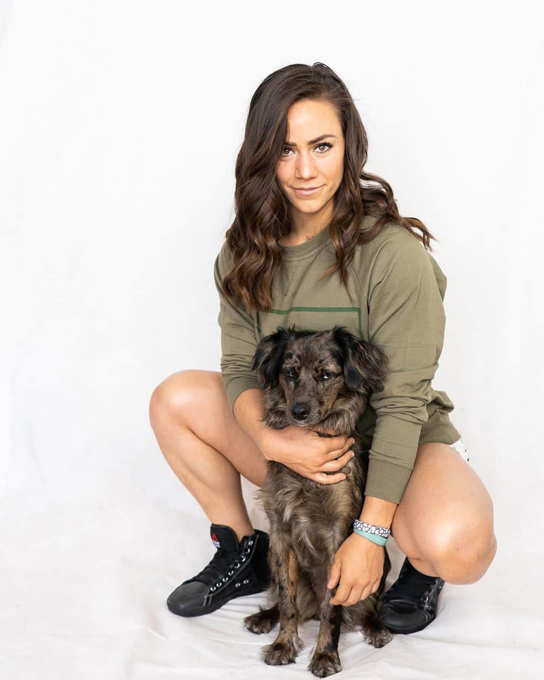 Camille Leblanc-Bazinetさんのインスタグラム写真 - (Camille Leblanc-BazinetInstagram)「My princess 👑💜 “  I only feed my dog with the cleanest of all the food so they are as healthy and happy as possible @nulopetfood  #furmom #lovethem #obsesswithmydogs #lovethemsomucj #stinky #fluffy #bestfriend #socute #militaryunicorn #shirtinbio #feroce @feroce_fitness_ #clbfitness @clb_fitness_ #pumptownexpress #gainzcity #athletedevelopmentprogram “  Long sleeve : CLB military unicorn link in bio Short : @reebok  Shoes : @reebok Powerlifter shoes」5月25日 0時59分 - camillelbaz