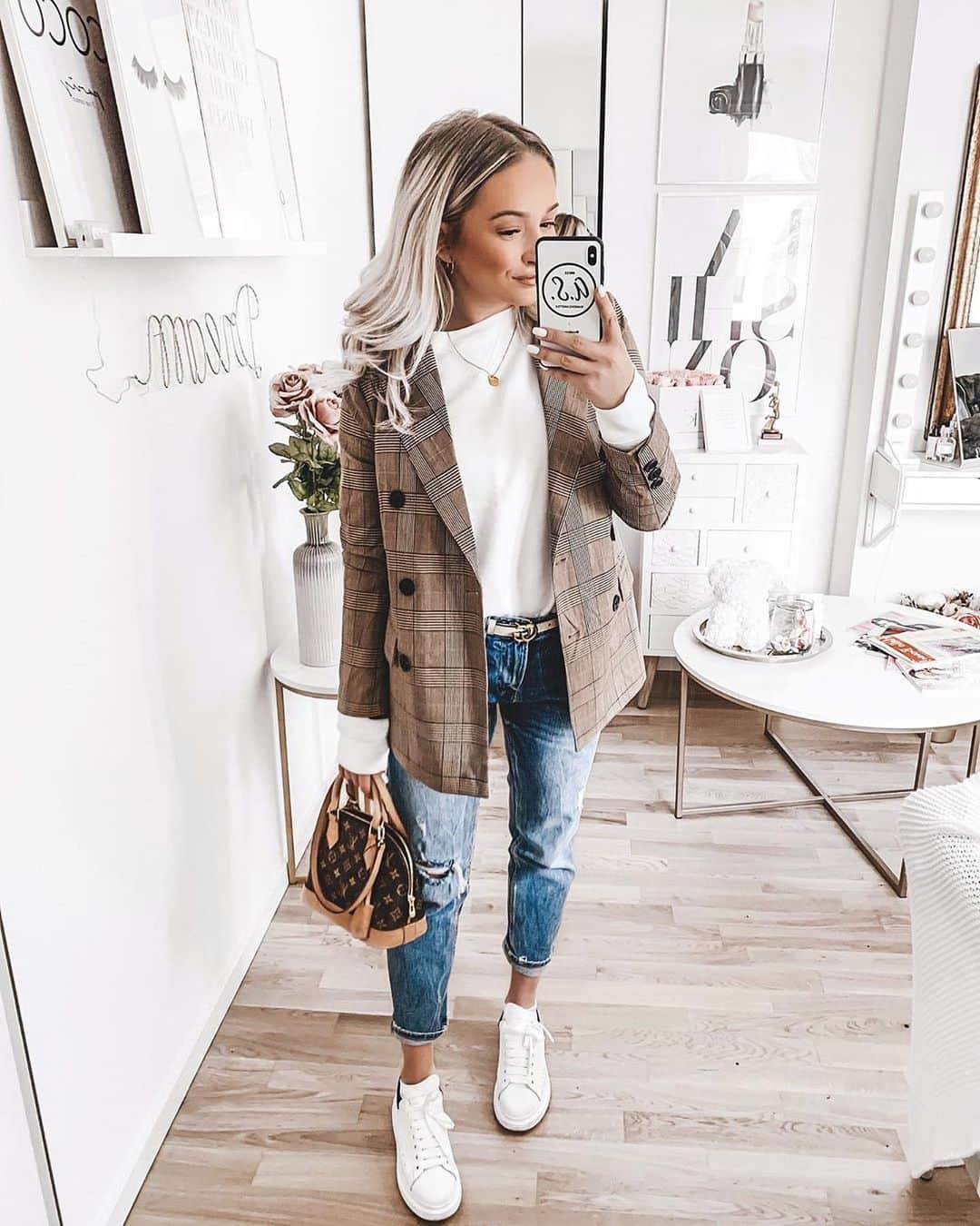 Angel™さんのインスタグラム写真 - (Angel™Instagram)「OOTD. Which outfit would you add to your shopping list? credit @ca6ina.m . Where to Buy Outfit 1 & 3? 👉🏻 link in my Bio or dress-as.com 👈🏻 (Brands are tagged) . #americanstyle #ootd #style #fashion #outfit #shopping ❤️❤️❤️」5月25日 1時12分 - americanstyle
