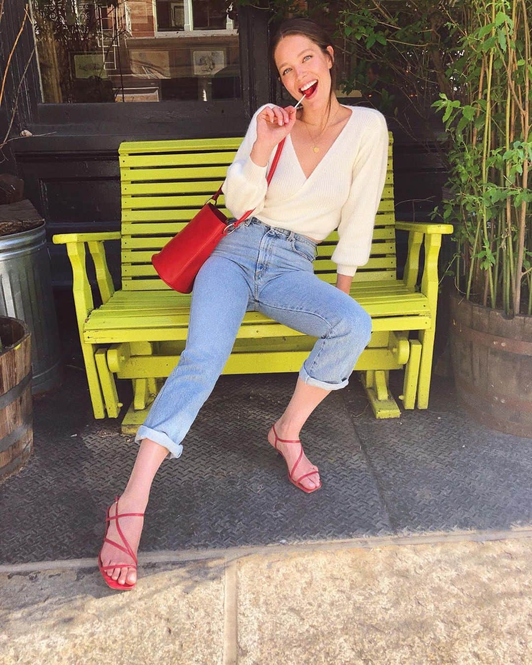 エミリー・DiDonatoのインスタグラム：「3 day weekend mode ✌🏻 🍭」