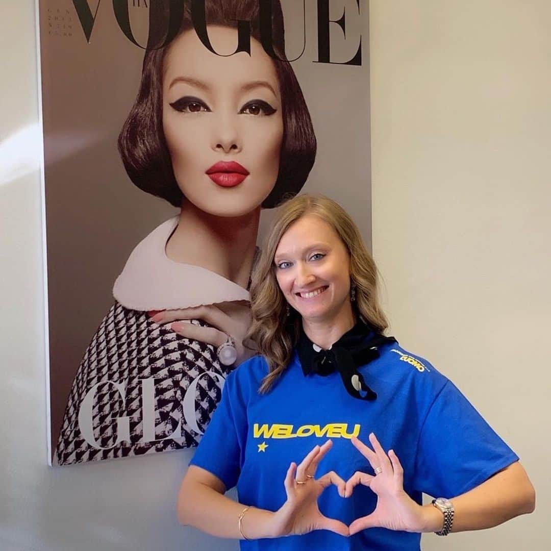 Vogue Italiaさんのインスタグラム写真 - (Vogue ItaliaInstagram)「#WELOVEU @airoldi 🇪🇺✨ Our special project dedicated to Europe in collaboration with @souvenir_official designed by David Mallon. Join us, together we can make a difference!」5月25日 1時22分 - vogueitalia