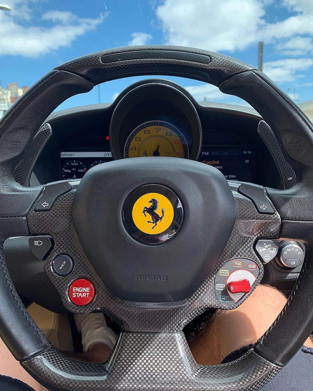 GazGShoreさんのインスタグラム写真 - (GazGShoreInstagram)「Perfect day for a drive in the 🐴 what a view 😍」5月25日 1時32分 - gazbeadle