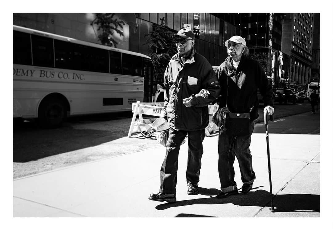 ハウィー・ケンドリックさんのインスタグラム写真 - (ハウィー・ケンドリックInstagram)「Pairs. #leicaQ #nyc #blackandwhite」5月25日 1時33分 - hkendrick47