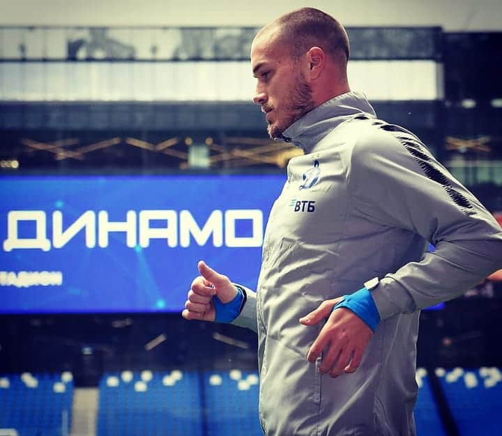 トニ・シュニッチのインスタグラム：「First training on @vtb_arena_park ...see you on sunday ⚪🔵」