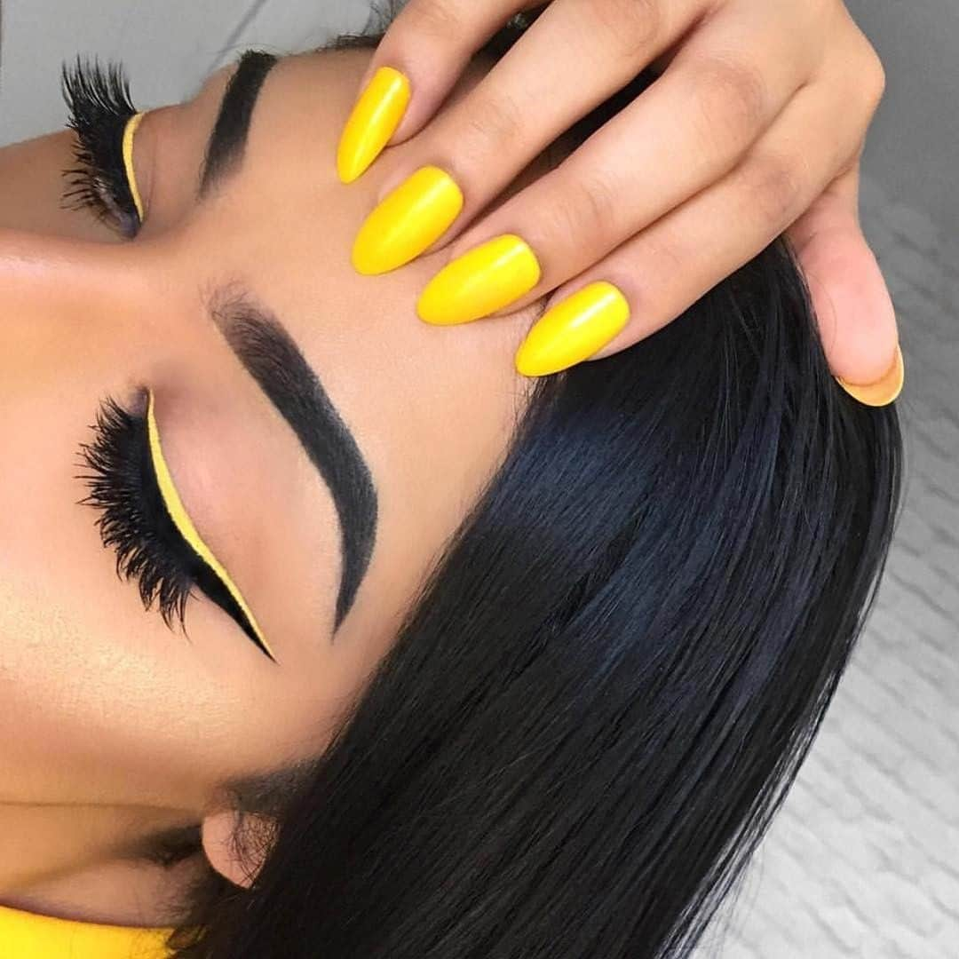 NYX Cosmeticsさんのインスタグラム写真 - (NYX CosmeticsInstagram)「@sincerely_mels adds a pop of color to her everyday wing with our Vivid Brights Liner in ‘Vivid Halo’ 💛✔ || #nyxcosmetics #nyxprofessionalmakeup #crueltyfreebeauty」5月25日 1時59分 - nyxcosmetics