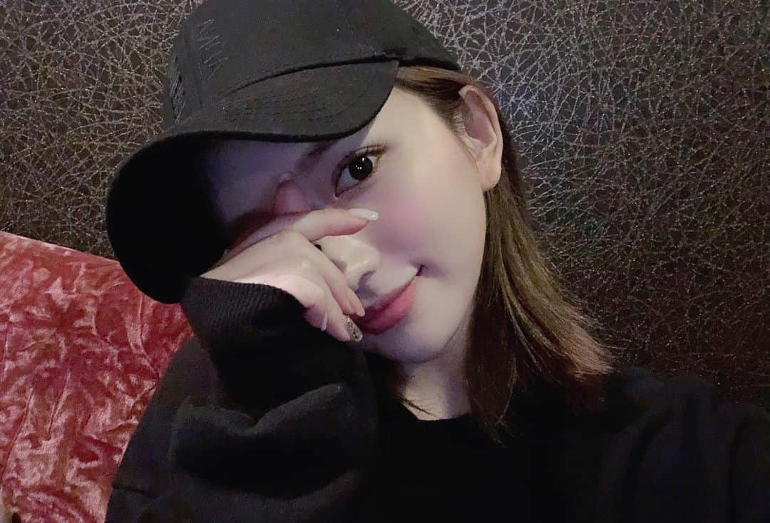 南りほのインスタグラム：「🖤」