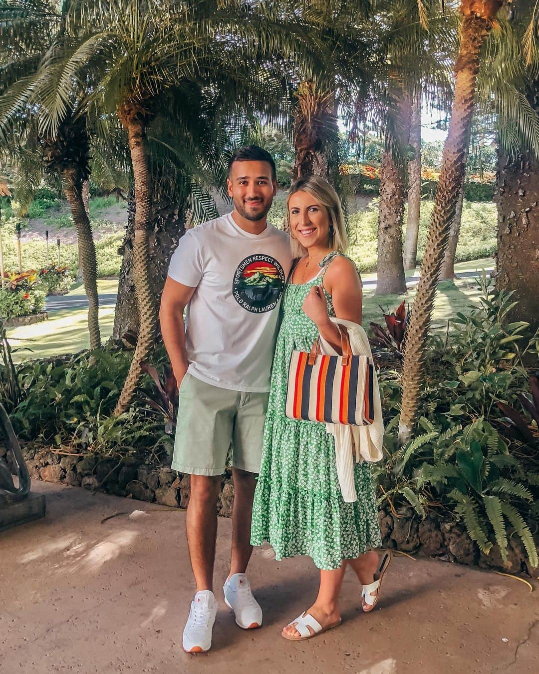 Stephanie Sterjovskiさんのインスタグラム写真 - (Stephanie SterjovskiInstagram)「Maui Vlog Now Live 🌴🎉 One of the best trips we’ve had for our marriage & business. Sharing an ultimate guide to Maui on my blog and in the video with the best places to stay (hello @fairmontkealani), eat, local secrets, adventures, road to Hana and more! Link in bio for both the video & blogpost (which has more info). Where should we film our next travel vlog?👇 comment below! #ssworldtravels #teamjolly #mauihawaii #travelvlog #coupleswhotravel」5月25日 2時22分 - stephsjolly