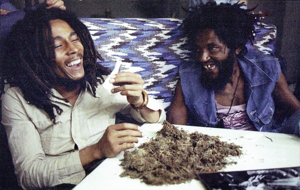 ボブ・マーリーさんのインスタグラム写真 - (ボブ・マーリーInstagram)「"Everyone on earth is supposed to smoke herb. When you smoke it, we can see and talk real nice and get along." #bobmarleyquotes @marleynatural #marleynatural . . . 📷 by Kim Gottlieb-Walker from her book "Bob Marley and the Golden Age of Reggae." _____ Bob & Seeco, California, July 1975 (as featured in High Times Magazine).」5月25日 2時28分 - bobmarley