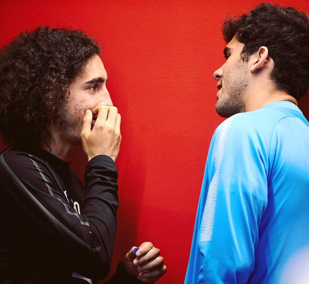 LFPさんのインスタグラム写真 - (LFPInstagram)「Friends from La Masia! 💙⚽️❤️ • #Aleña #Cucurella #LaLiga #LaLigaSantander #Eibar #Barça #LaMasia」5月25日 2時28分 - laliga