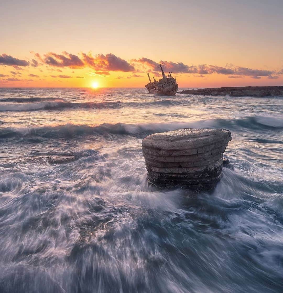 Ricoh Imagingさんのインスタグラム写真 - (Ricoh ImagingInstagram)「Beautiful capture of an old ship wreck in Cyprus by our #teampentax fan @erlizz using his #pentaxk1mkii.」5月25日 2時41分 - ricohpentax