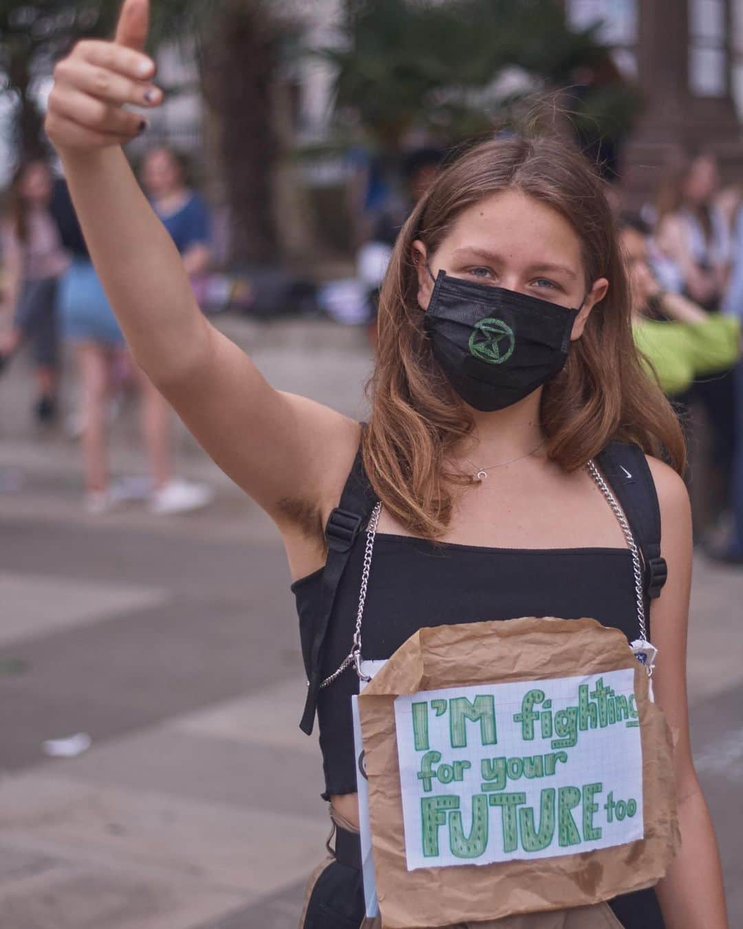 Dazed Magazineさんのインスタグラム写真 - (Dazed MagazineInstagram)「THERE IS N🌎 PLANET B 😢 swipe ➡️ for more scenes from the massive #ClimateStrike in London earlier today where countless young activists joined school strikes to put pressure on our government to do something about #ClimateChange. 📷 @patrickheardman  #FridaysForFuture #SchoolStrikeForClimate #OnTheGround」5月25日 2時43分 - dazed