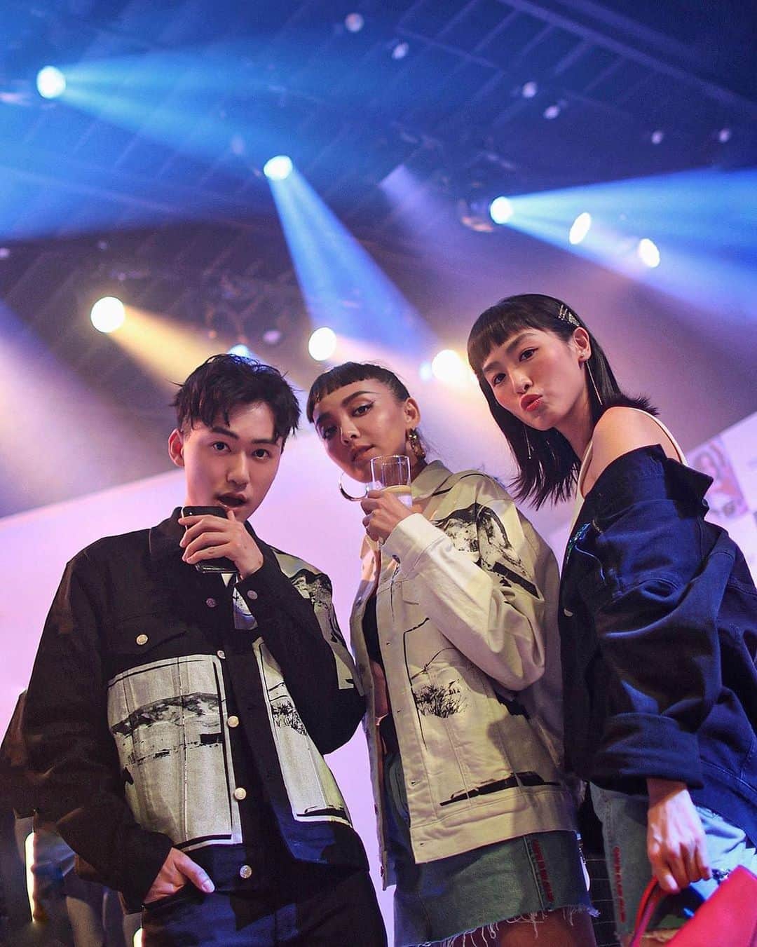 Calvin Kleinさんのインスタグラム写真 - (Calvin KleinInstagram)「Spotted 📸 @char1es takes the spotlight with @kiwileehan and @evelynchoii at our #MYTRUTH #MYCALVINS event in Seoul. #regram」5月25日 2時50分 - calvinklein