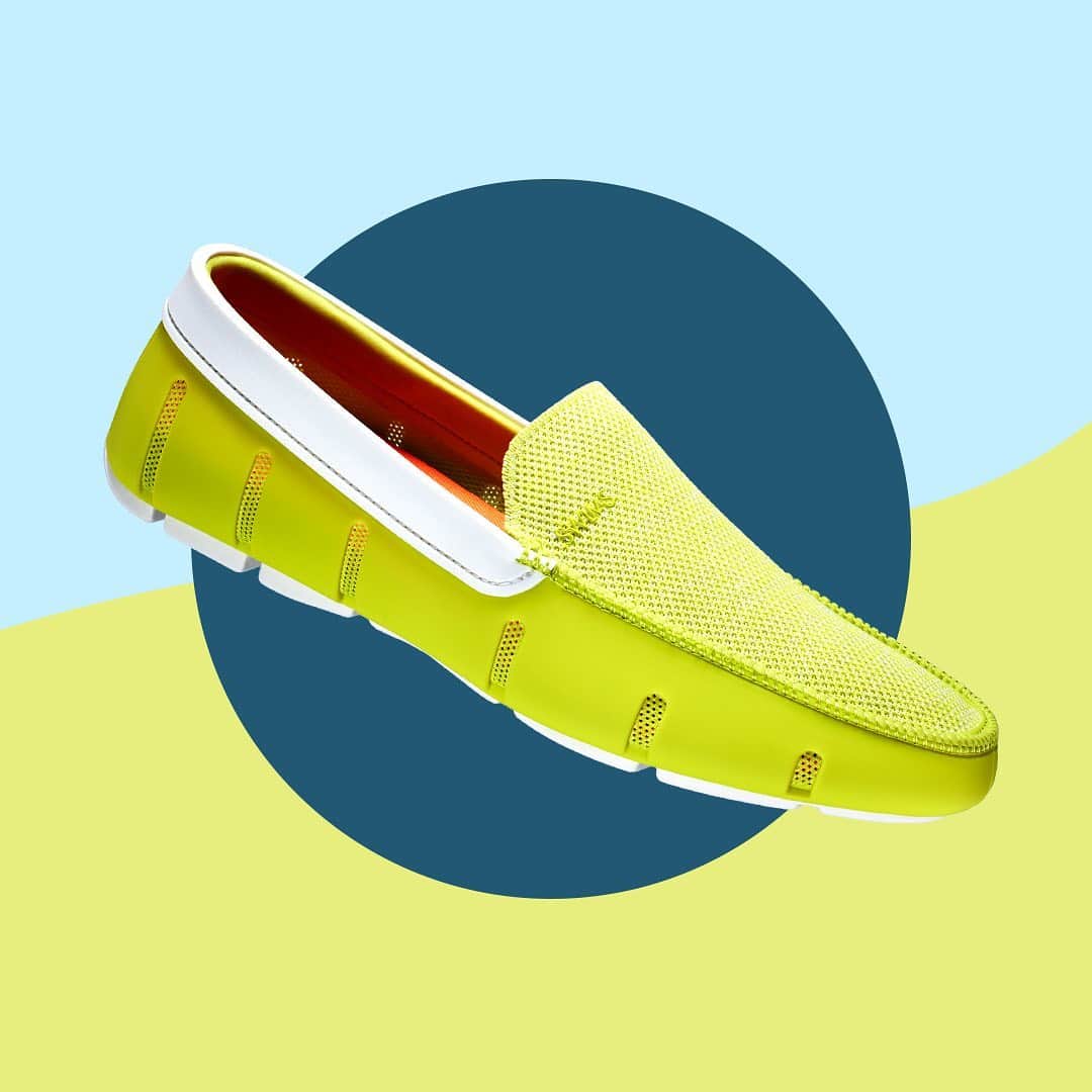 スイムズのインスタグラム：「Our Breeze collection technology makes our loafers as light and comfortable as a sneaker while staying true to its classic design.	 #SS19 #mensstyle #shoesoftheday #loafers」