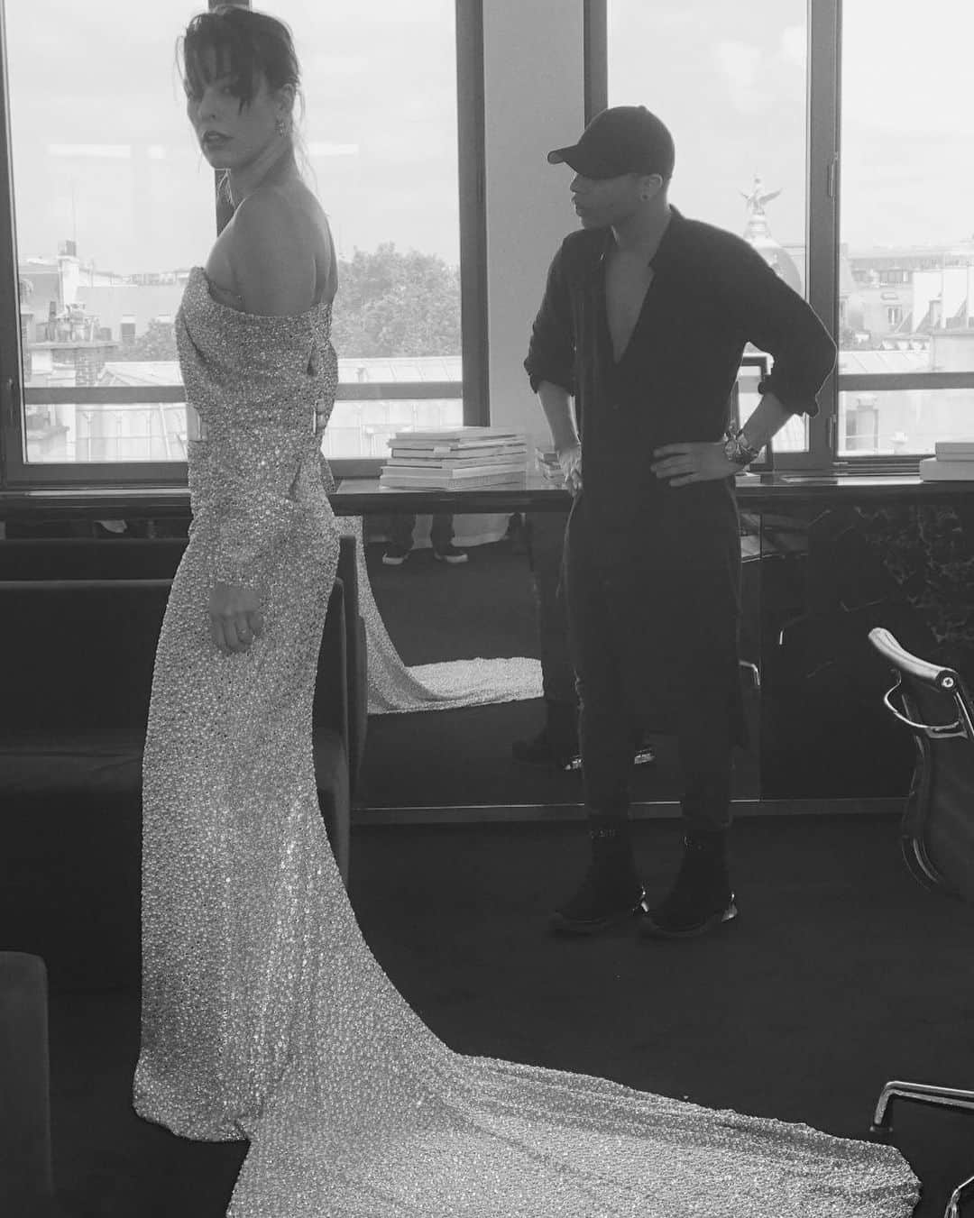 オリヴィエ・ルスタンさんのインスタグラム写真 - (オリヴィエ・ルスタンInstagram)「When you dress the ICONIC @millajovovich you can be proud 🖤 Milla JOVOVICH in Cannes 2019 Thank you @millajovovich 🙏🏽 #elegance」5月25日 3時01分 - olivier_rousteing