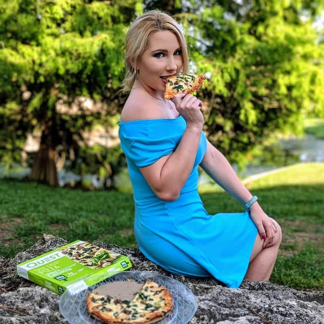 questnutritionさんのインスタグラム写真 - (questnutritionInstagram)「We 💙 you to pizzas! 🍕🥰 Thank you so much to everyone who helped support the launch of our new Spinach & Mushroom Pizza AND celebrated #NationalPizzaPartyDay the whole week with us! We are so grateful to have the best fans ever. 🙌 #onaquest #questsquad」5月25日 3時02分 - questnutrition