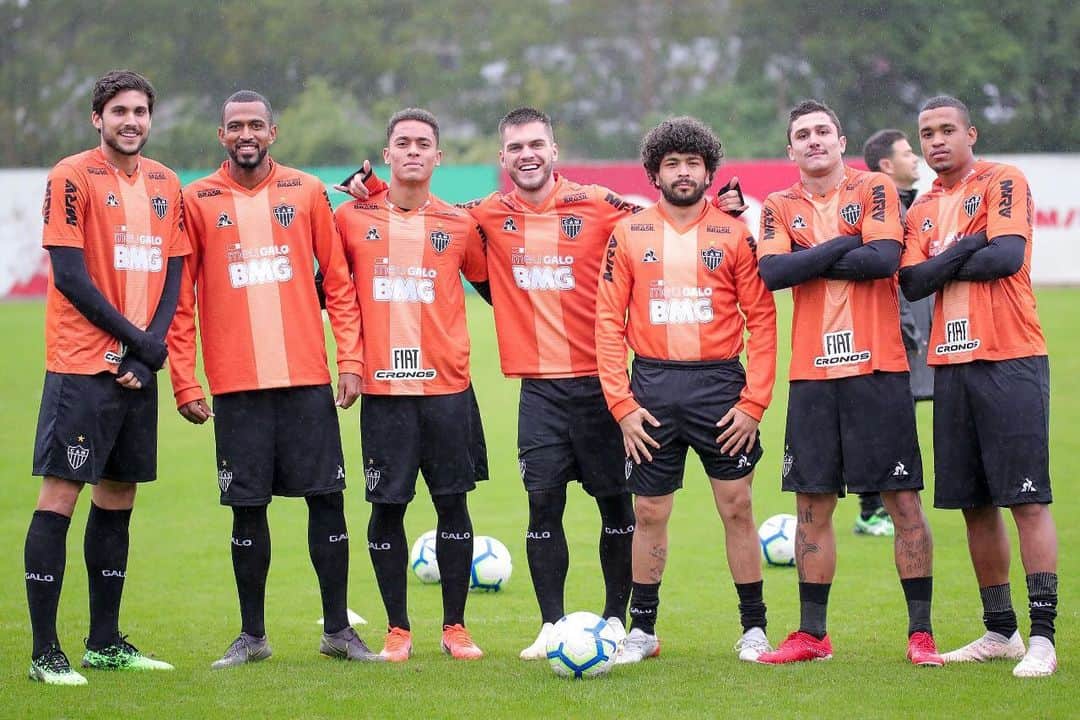 ナタンのインスタグラム：「Treino em Porto Alegre ⚽️🐔🔥」