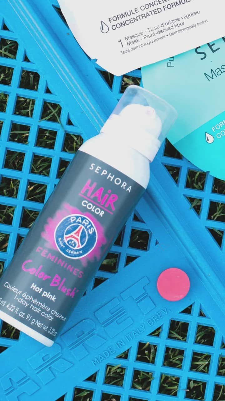 のインスタグラム：「THE SECRET’S OUT 🚨 @sephoracollection & @psgfeminines s’associent pour une collection de soins aux couleurs de l’équipe 😍 Rendez-vous le 3 juin pour découvrir la gamme sur sephora.fr et dans une sélection de magasins. Et RDV dans nos Stories pour suivre la soirée de lancement 😏 #SephoraCollectionxPSGFeminines」