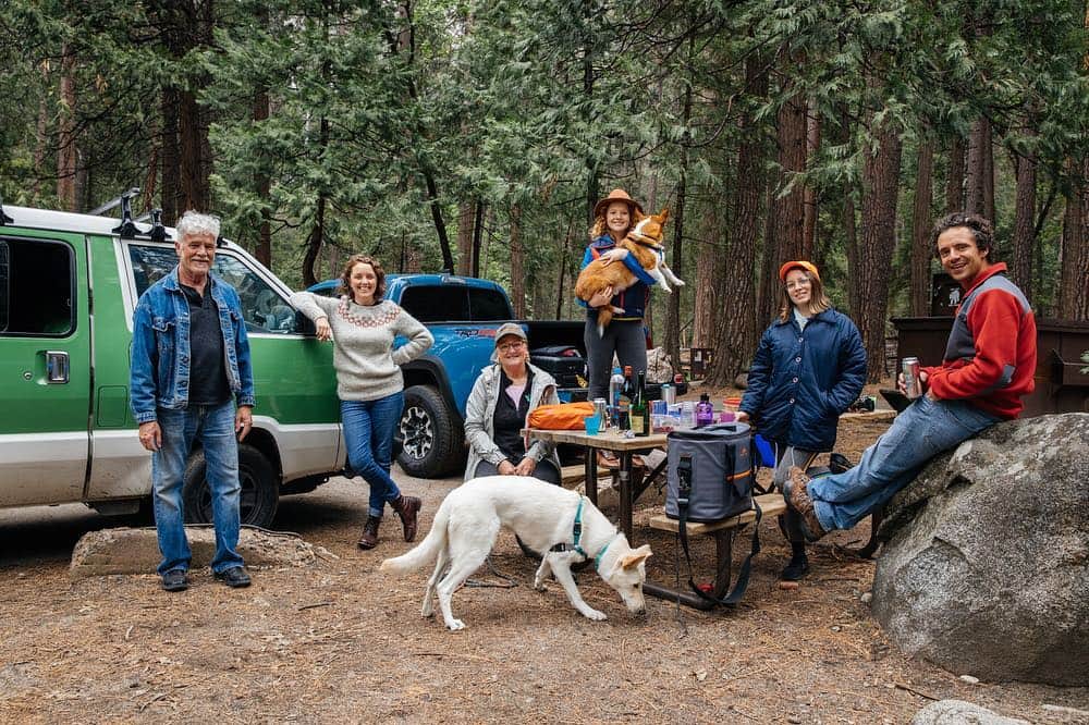 ローレン·ランドルフのインスタグラム：「Listen, if you’re able to reserve a campsite in the Yosemite Valley on your birthday weekend - you better believe we’ll be there rain/snow/or shine!  My sister has been talking about celebrating her 30th birthday in Yosemite for a couple years now, and even with all the hurdles we were able to make that happen for her. With nothing but bad weather in the forecast we loaded up the car and trekked out to what ended up being one of the most beautiful weekends. The rain and snow (yes, snow!) kept the crowds low, and the weather made for beautifully dramatic skies. We stayed dry and happy, and I’m so thankful @caitran would rather opt outside than play it safe and comfortable. Happy Birthday, little sis. I look forward to a lifetime more of celebrations for you.」