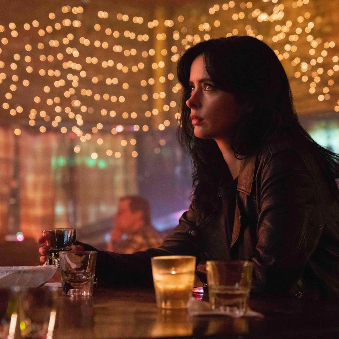 クリステン・リッターさんのインスタグラム写真 - (クリステン・リッターInstagram)「Jessicaaaaa! Date announcement soon, I promise. 😈 #jessicajones」5月25日 4時06分 - therealkrystenritter