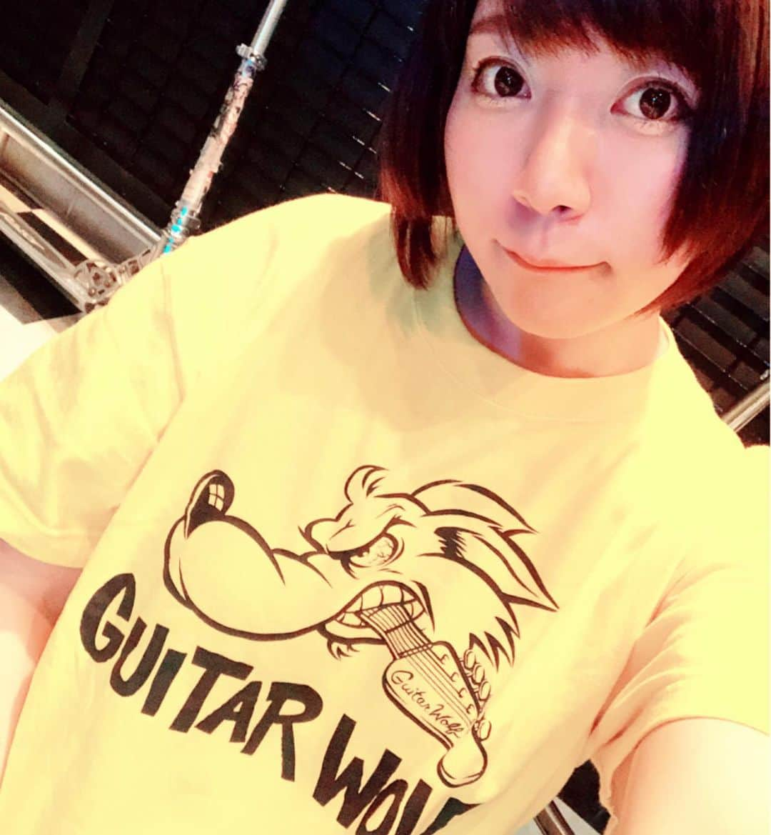 ちゃんまいさんのインスタグラム写真 - (ちゃんまいInstagram)「・ ・ 今日の勝負Tねー♡♡♡ ・ #ベッドイン #japanese #sexy #idol #guitarwolf」5月25日 13時35分 - dakko_shite_cho3