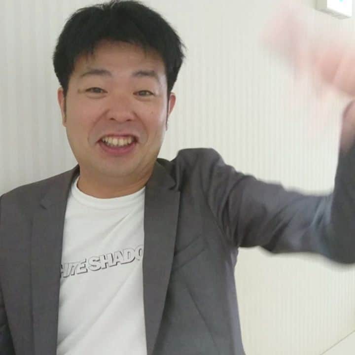 のインスタグラム：「『レギュラー西川くん♪沼津劇場名物！足つぼロードに挑戦！』これで健康になるはずなのです＼(^o^)／！ #沼津 #沼津ラクーンよしもと #足つぼ #痛い #気絶 #interesting #よしもと #レギュラー西川 くん#あるある探検隊 #チャレンジ #動画 #撮影 #レギュラー松本」