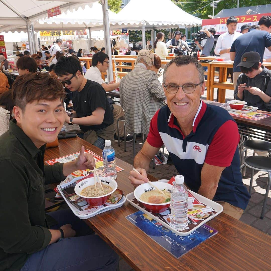 札幌ラーメンショー のインスタグラム：「・ ・ 🌞前売りチケット販売中！🌞 ・ ・ 本日２５日（土）と 最終日２６日（日）は 気温が暖かくなり夏日が予想されます🌞 ・ ・ この２日間は【チケット売り場の混雑】予想されます😣 事前に【前売りチケットの購入】して スムーズにラーメンをGETしましょう☺️🍜 ・ ・ #札幌ラーメンショー#SAPPORORAMENSHOW」