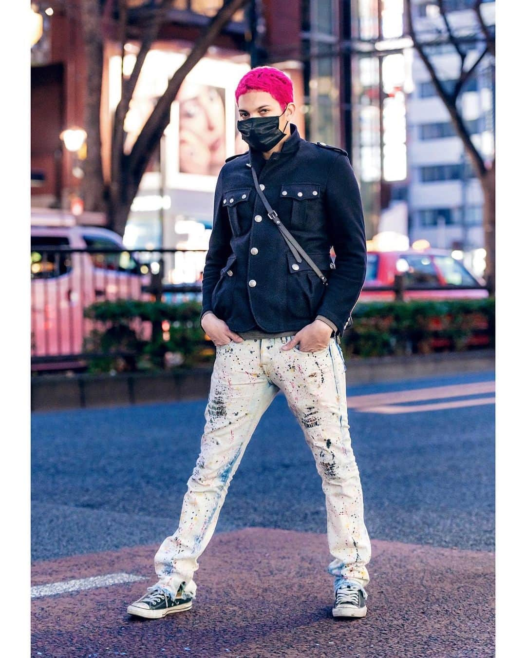 Harajuku Japanさんのインスタグラム写真 - (Harajuku JapanInstagram)「Rapper/musician/fashion designer/video producer @Gab3 on the street in Harajuku wearing a face mask with a military style jacket, paint splattered pants and sneakers. His outfit includes items by Vlone, Beams, Converse (sneakers), and Vivienne Westwood (bag).」5月25日 13時38分 - tokyofashion