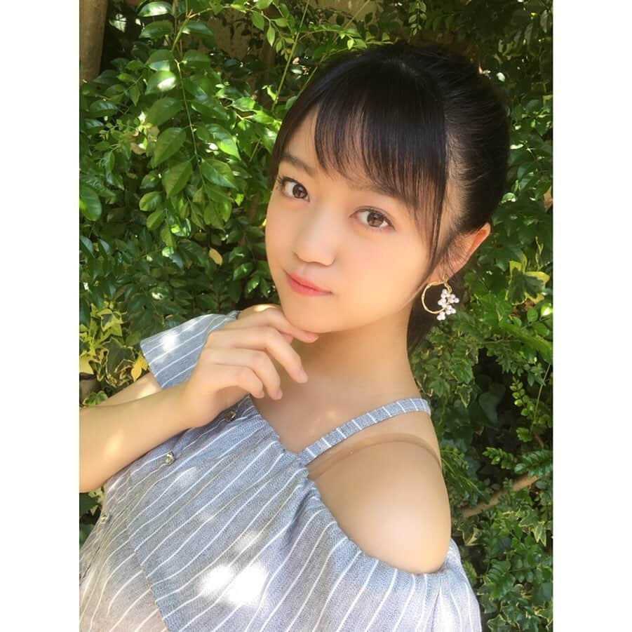 吉川茉優さんのインスタグラム写真 - (吉川茉優Instagram)「特別な夏にしようね…mayu.♡ ＊ ＊ ＊ #オフショル #セシルマクビー #イヤリング #majesticlegon #一目惚れ #ポニーテール #夏 #夏コーデ #肌見せ #summer #sun #idol #instagood #instalike」5月25日 13時54分 - mayu_yoshikawa_uug2ki