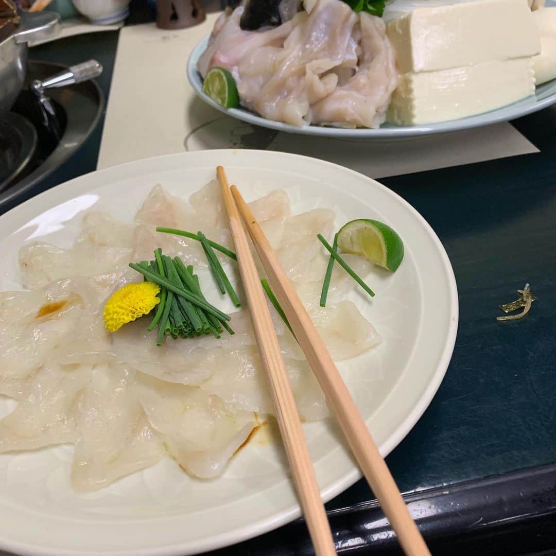 多根清史のインスタグラム：「真夏日に食べるてっさとてっちり美味いです」