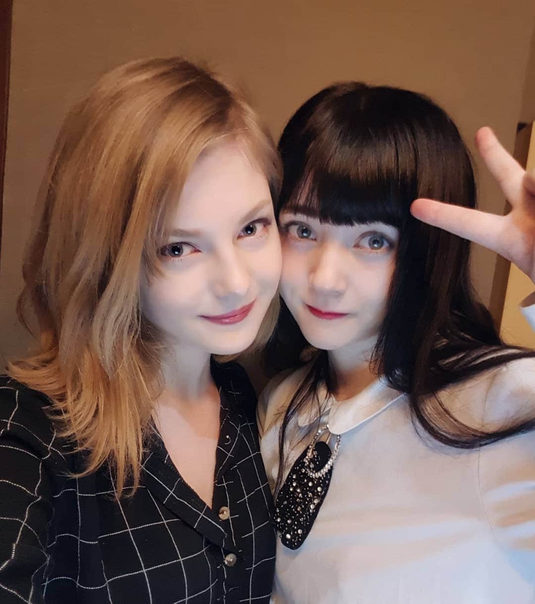 Ella Freyaのインスタグラム：「What happens when a Norse and a Roman goddess unite?」