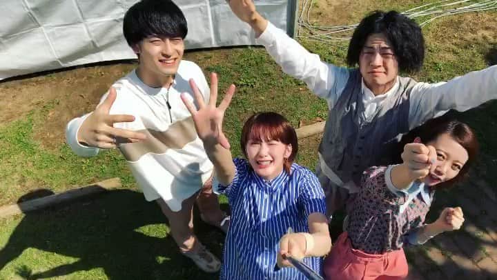 M-ON! MUSIC｜エムオンミュージックのインスタグラム：「﻿ ＼#メトロック2019MMレポ／﻿ ﻿ ステージを控えた#リョクシャカ が、﻿ ライブへの意気込みを。﻿ 眩しすぎて目が開かない〜!!﻿ ﻿ #緑黄色社会(@ryokushaka_official)﻿ #長屋晴子(@haruyama_555)﻿ #小林壱誓(@isseyman)﻿ #peppe(@peppe1206)﻿ #穴見真吾(@shingoanami)﻿ #下から上にパーン #暑すぎる〜 #エムオンミュージック #monmusic #自撮り棒 #セルフィー #メトロック #METROCK #メトロック2019 #METROCK2019 #リアルタイムレポート #メトロック東京 #動画」
