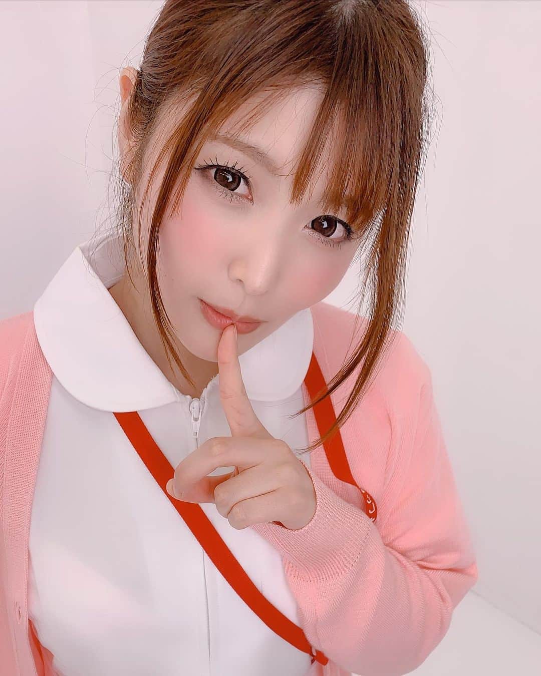 新村あかりのインスタグラム：「ナース新村💋🐰」